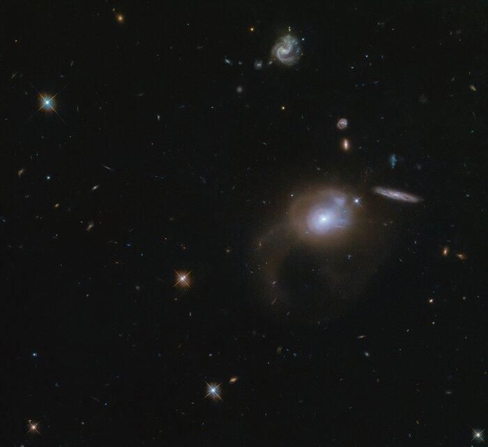 Телескоп Hubble снял космическую "страну чудес"