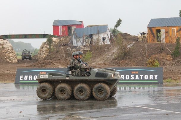 Во Франции открылась выставка вооружений Eurosatory-2016