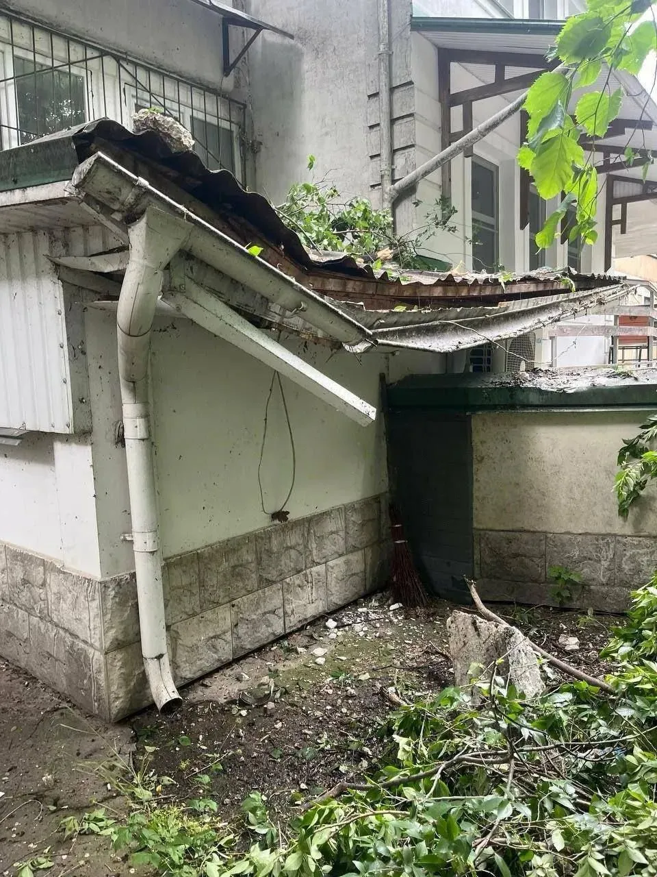 Administrația UTM, despre prăbușirea balconului unui cămin studențesc: Situația este sub control