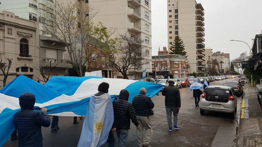 В День независимости Аргентины в стране прошли протесты против карантина