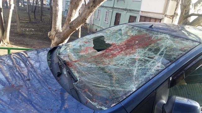 В Кишиневе женщина выместила злость на автомобиле возлюбленного