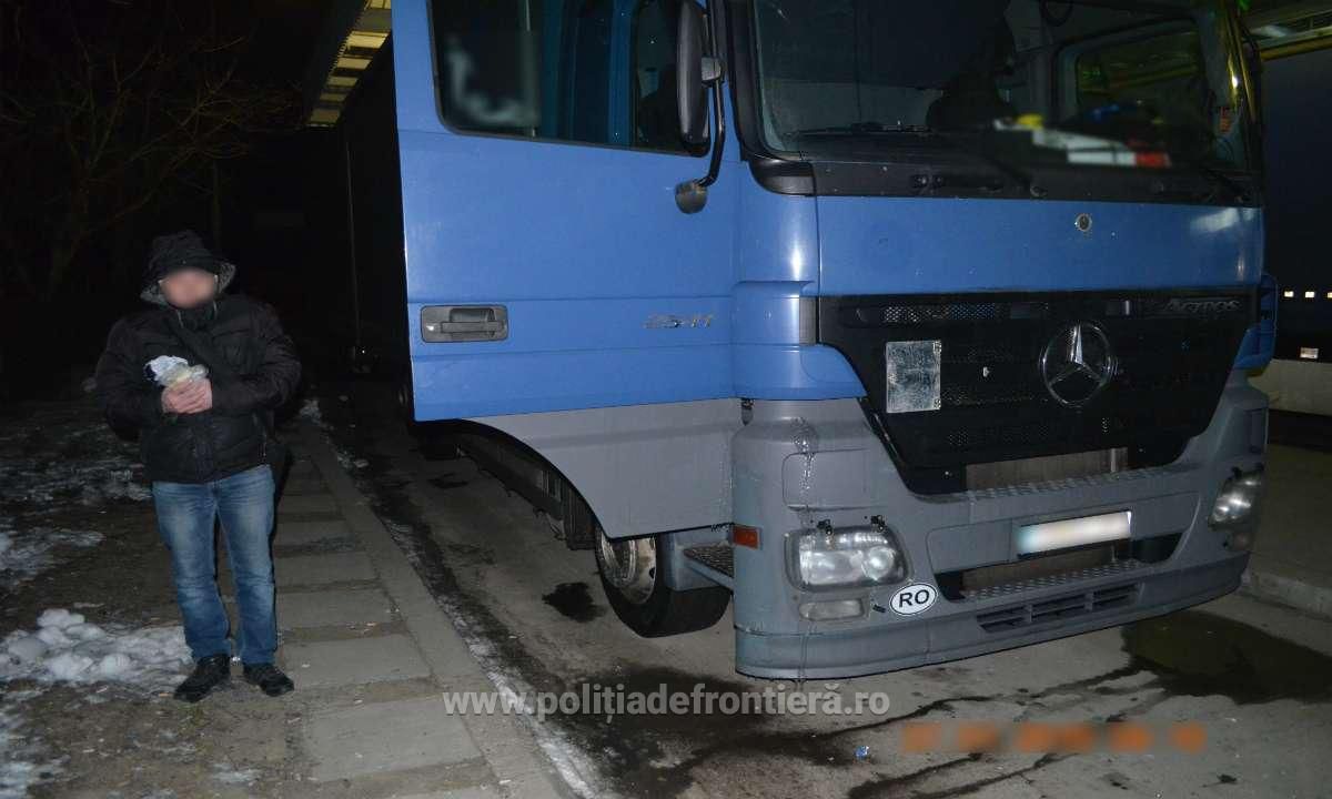 Moldovean prins cu droguri de mare risc în buzunar la vama Albița