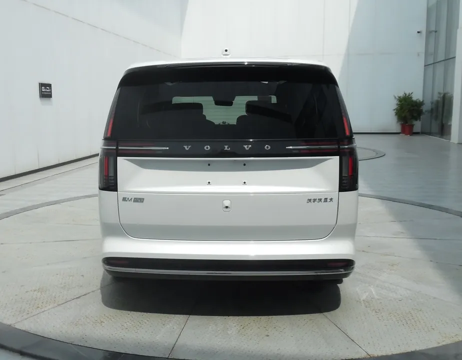Первый минивэн Volvo показали до премьеры