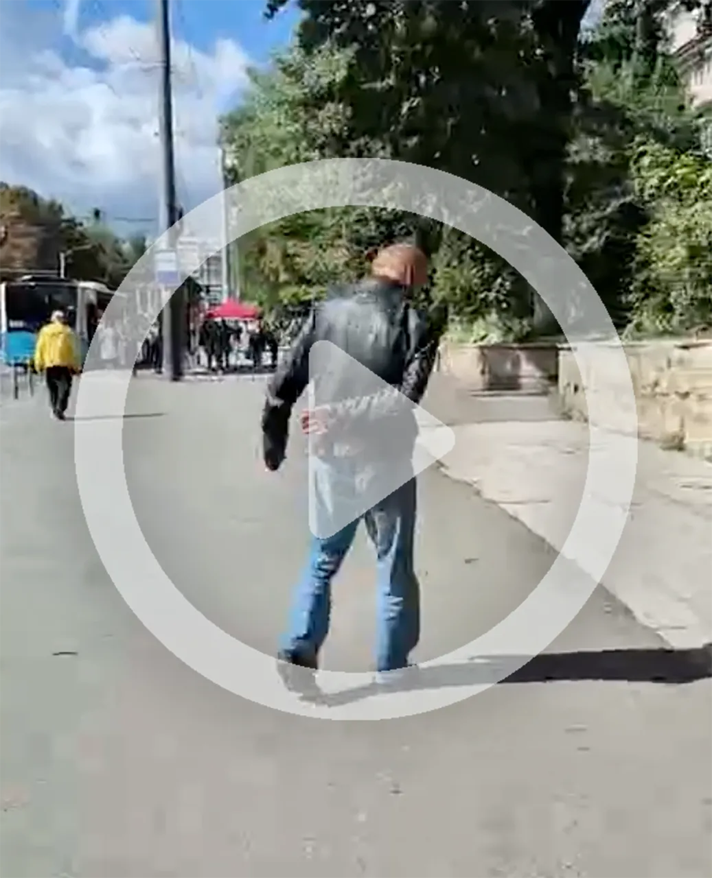 O bătrână, lovită în cap de un bărbat neadecvat în Capitală