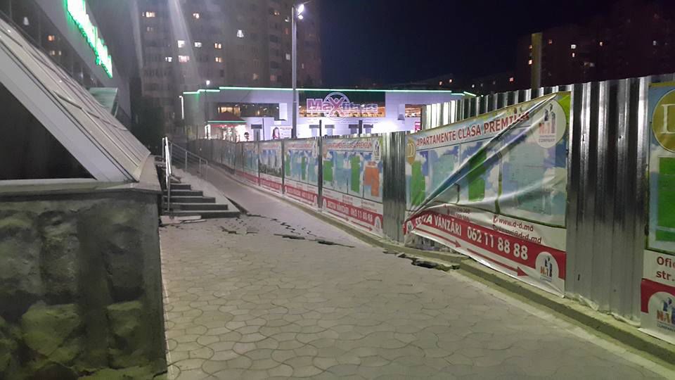 В центре Рышкановки произошел обвал земли возле строящегося дома