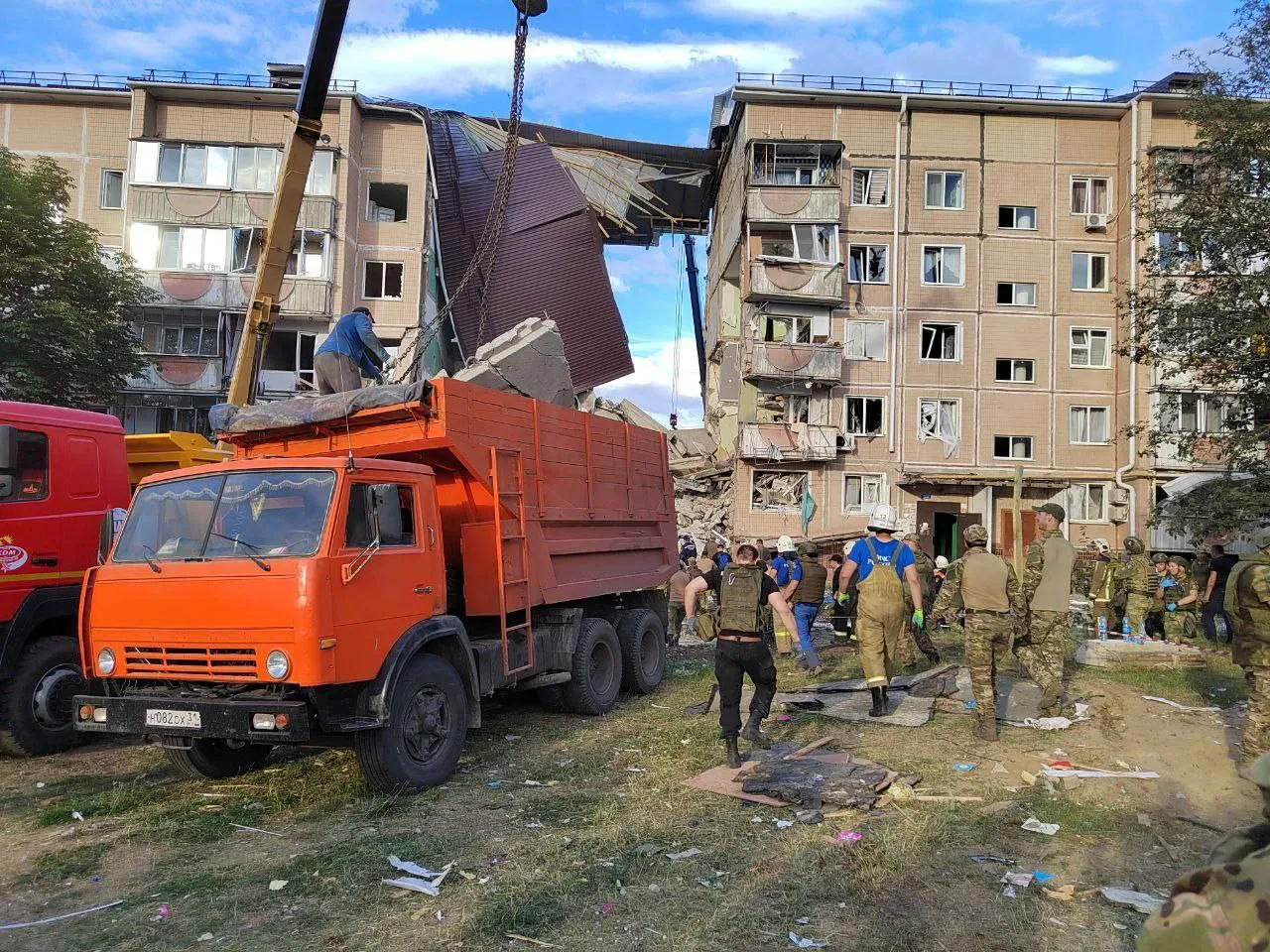 В Шебекино при обрушении подъезда жилого дома погибли пятеро