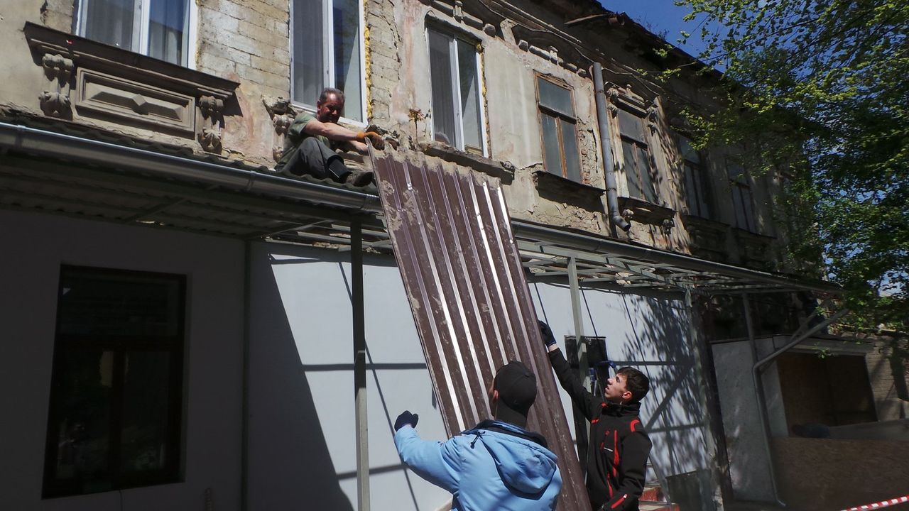 Борьба с незаконной торговлей: в столице демонтируют навесы