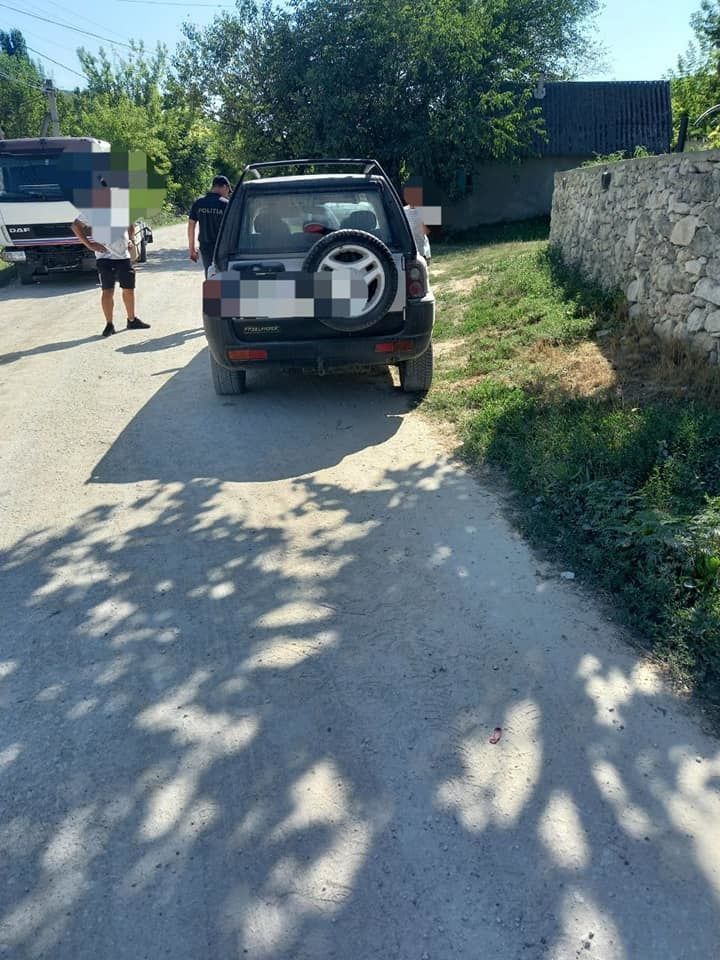 В Шолданештском районе перевернулся Land Rover: водитель был пьяным