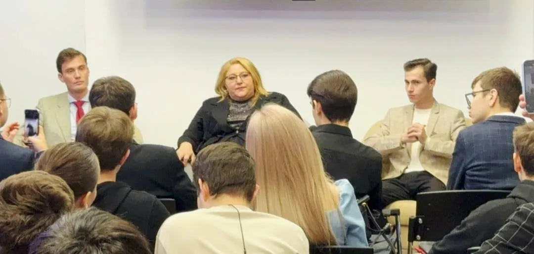 Евродепутат Шошоакэ, выступавшая в Москве, обещала "переломать ноги Зеленскому"