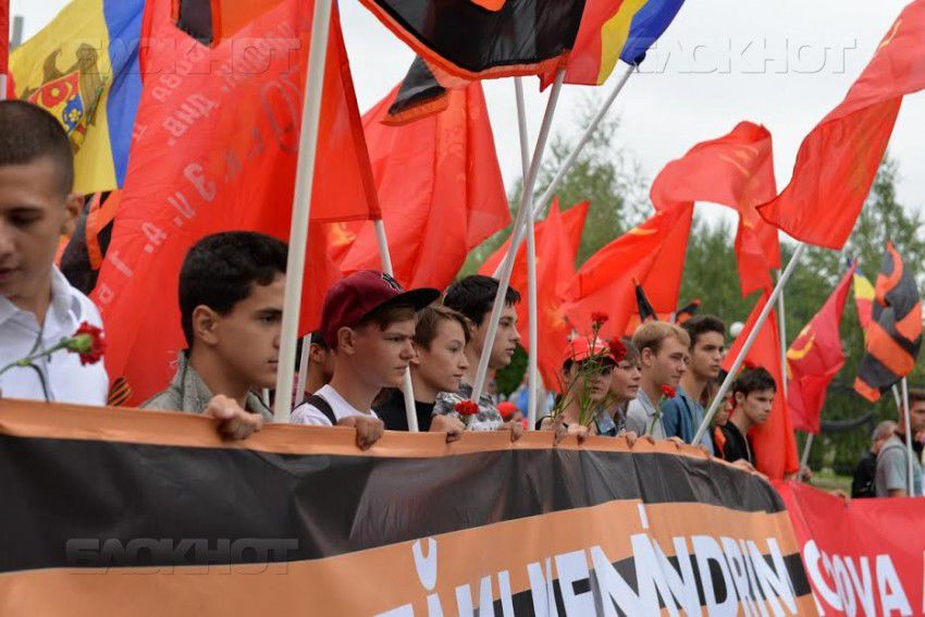 Более 15 тысяч человек приняли участие в Марше памяти по случаю 72-й годовщины освобождения Молдовы от фашизма
