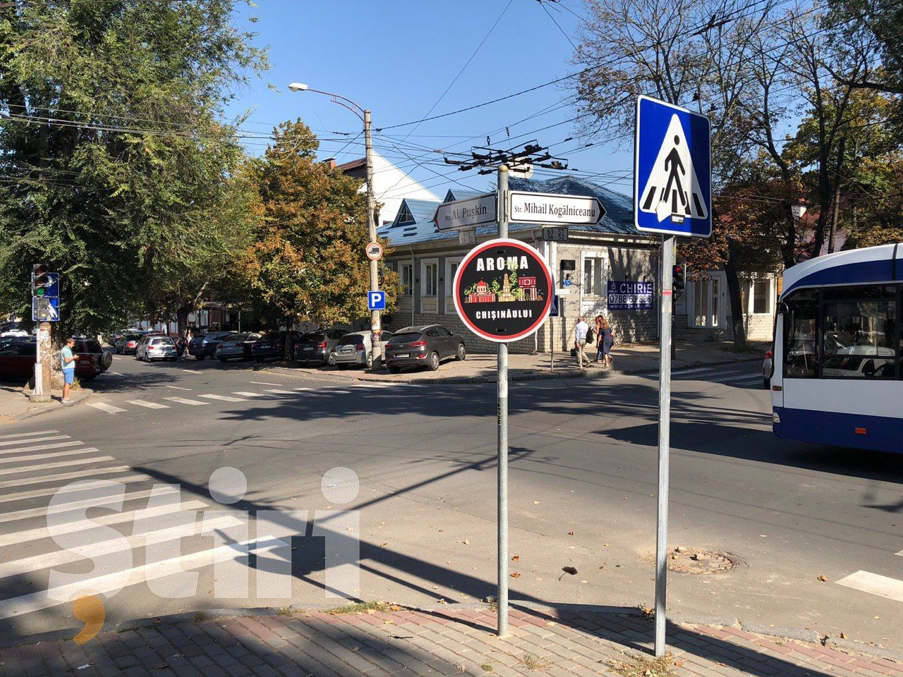 В Кишиневе появился специальный дорожный знак, обозначающий зловоние