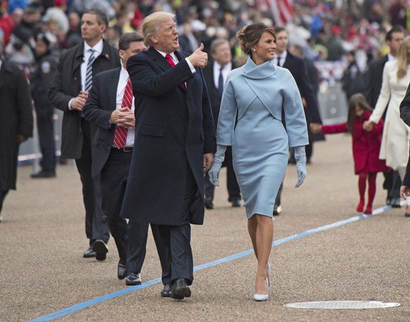 Diferențe uriașe între Trump și Macron. Cum își tratează soțiile, în fața lumii