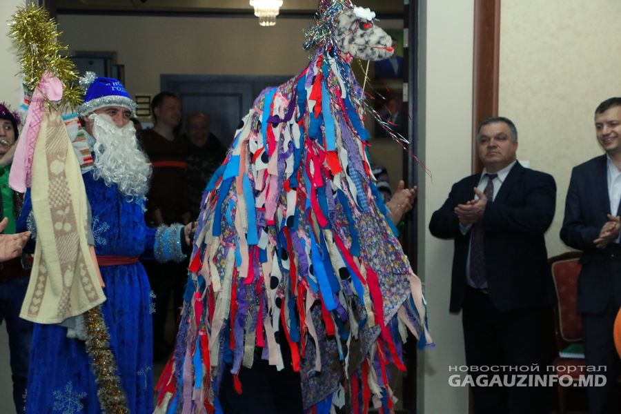 Гагаузские традиции к 7 и 14 января: обходы домов и гадания