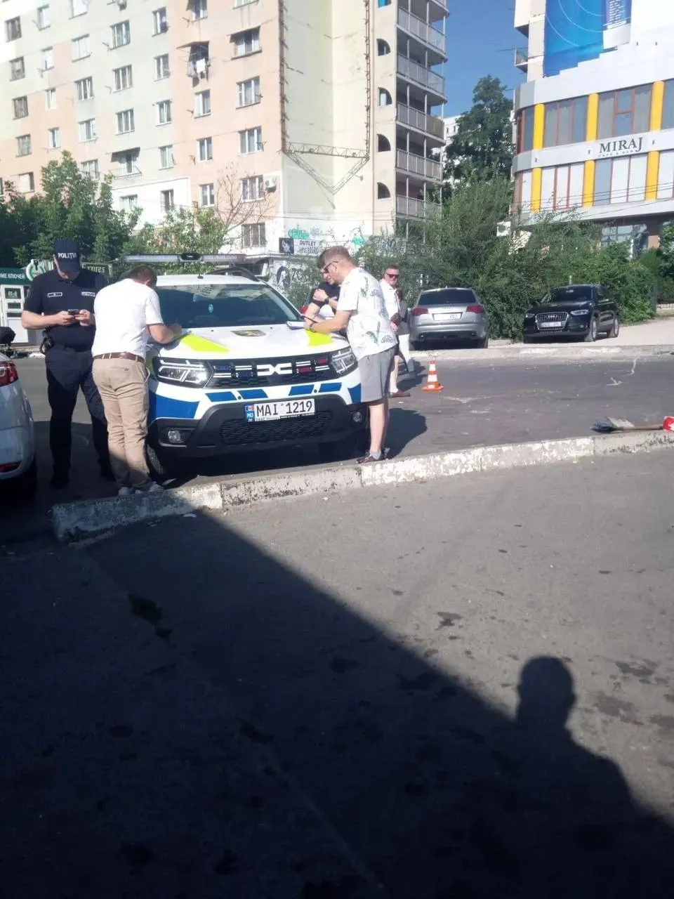 Un pavilion comercial din Capitală a fost demontat