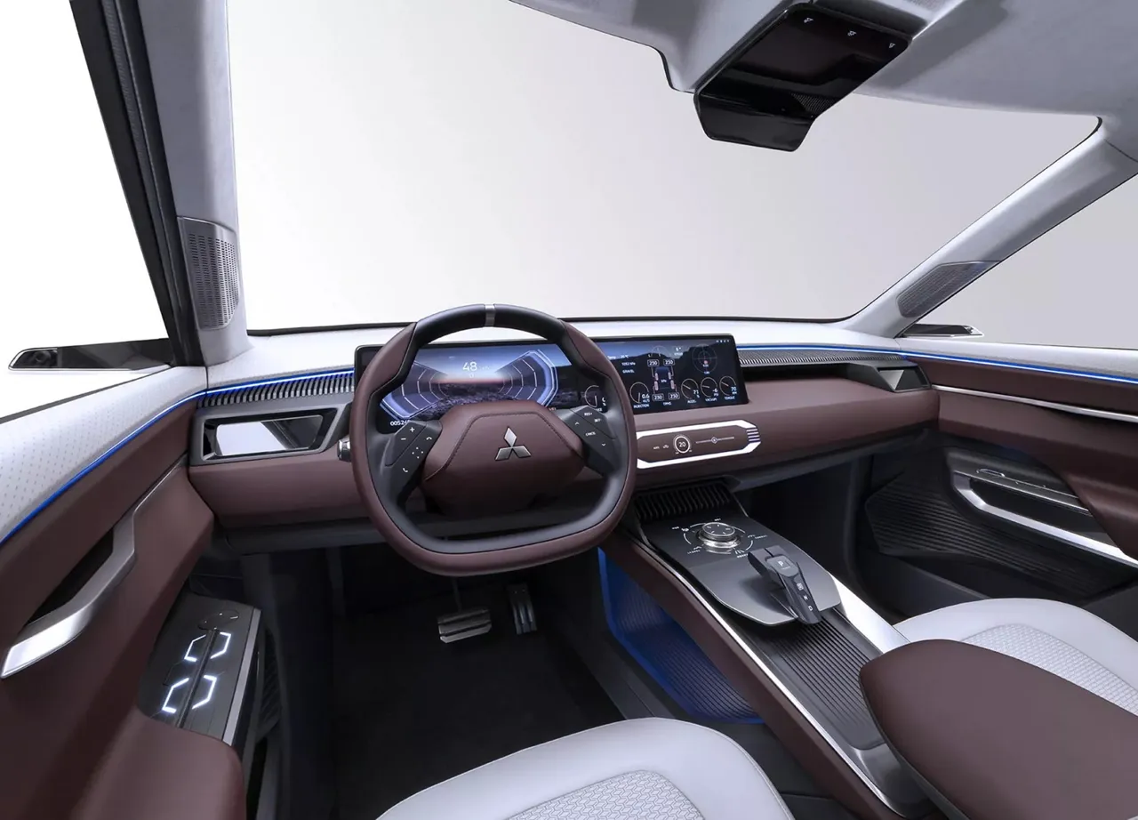 Mitsubishi показали новый семейный кроссовер