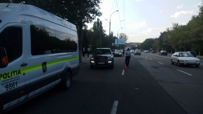 Toate masinile care intra in oras, oprite de politie pe Calea Iesilor. Agentii verifica daca soferii si-au platit amenzile
