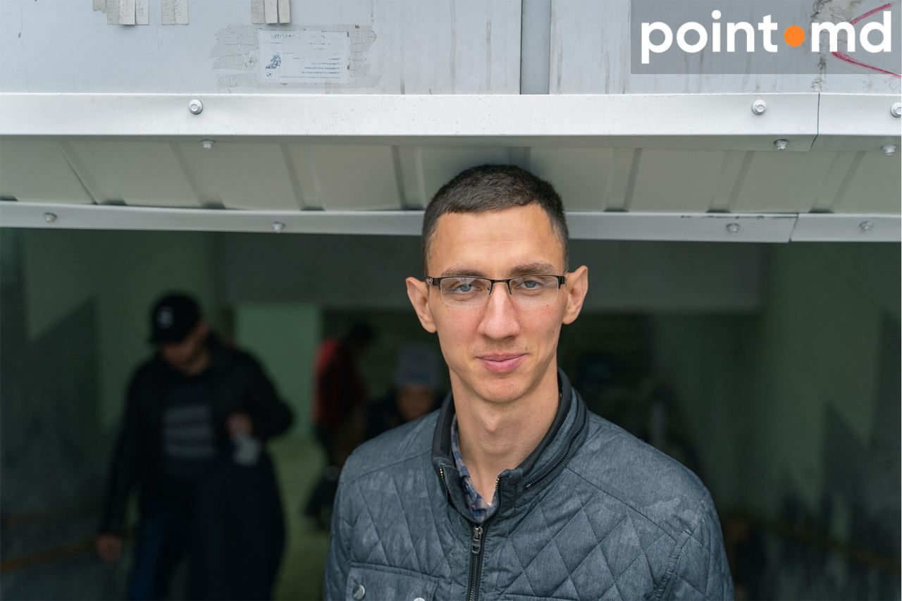 Кишиневцам трудно спускаться в подземку из-за пристройки над переходом