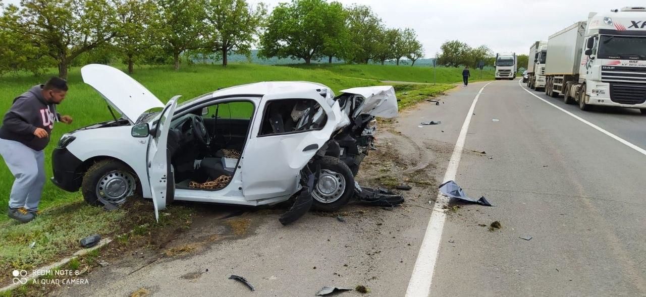 В полицейскую машину-радар врезался Мерседес