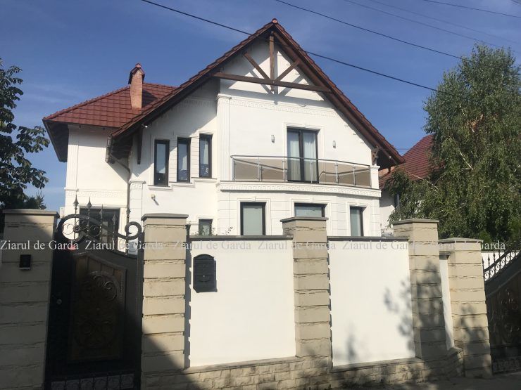 Журналисты показали дом врио главы ГИП за 45 000 евро, купленный на пожертвования отца