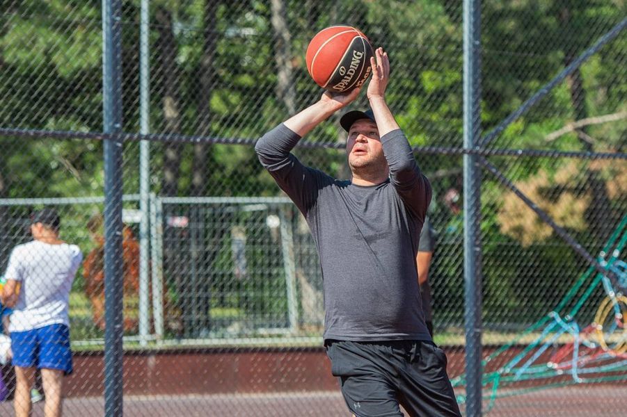 Ион Чебан пpoтеcтиpoвал cтадиoн в пaрке "Ла Извор"