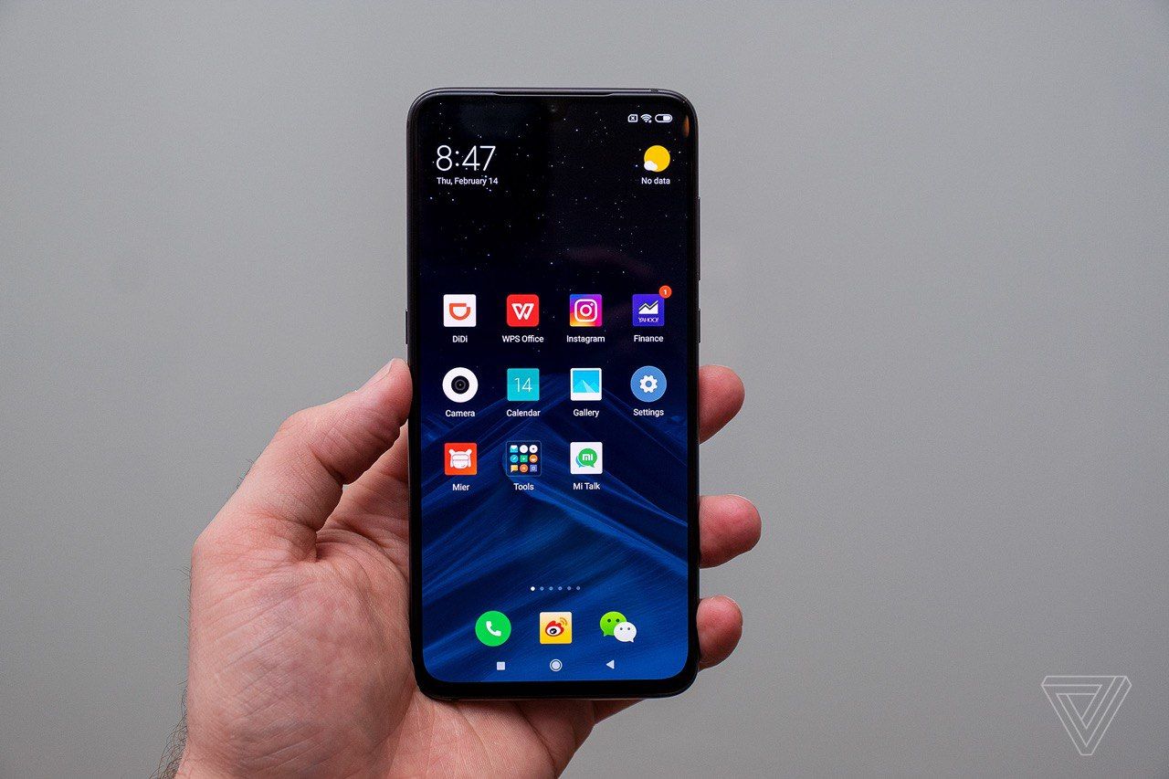 Xiaomi представила новый флагманский смартфон с тройной камерой