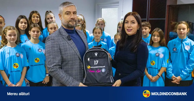 Женская футбольная команда «Pudra» получила новую форму от Moldindconbank