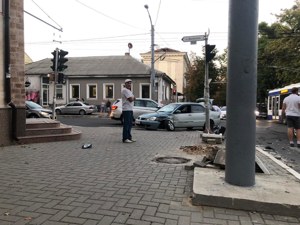 В столице произошла авария с участием полицейской машины