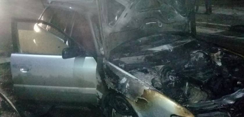 В Бельцах у светофора загорелся автомобиль