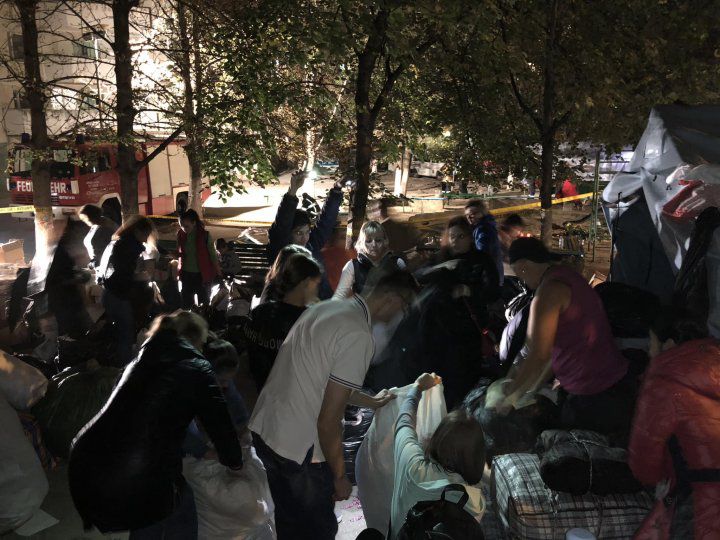 Взрыв на Рышкановке: спасатели продолжают работы, а люди до сих пор собирают помощь пострадавшим