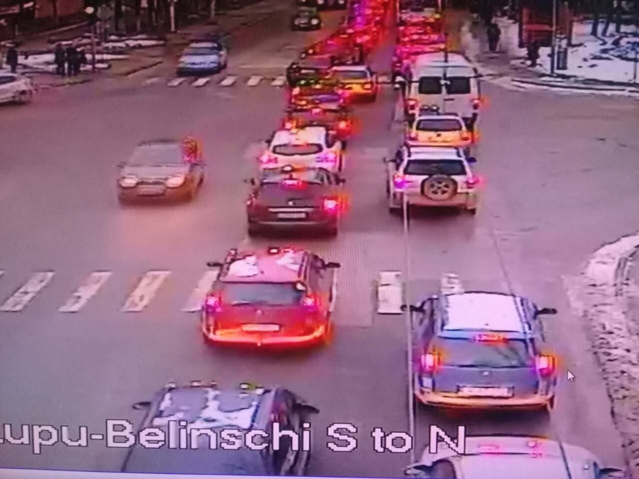 Служба InfoTrafic рекомендует водителям избегать некоторых улиц Кишинева