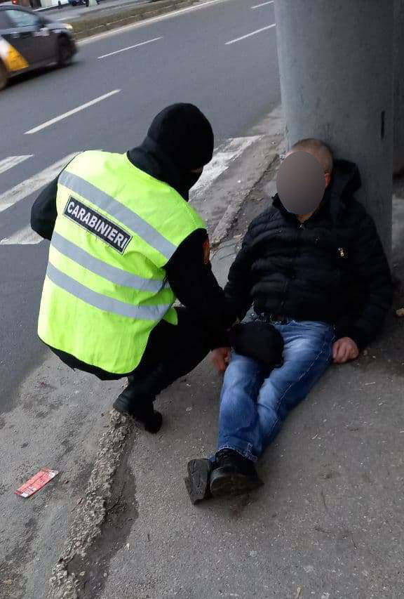 В Кишиневе карабинеры обеспечили медицинскую помощь нуждавшемуся в ней мужчине