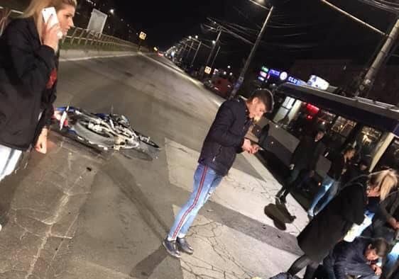 Мотоциклист сбил пешехода в Кишиневе прямо на “зебре”