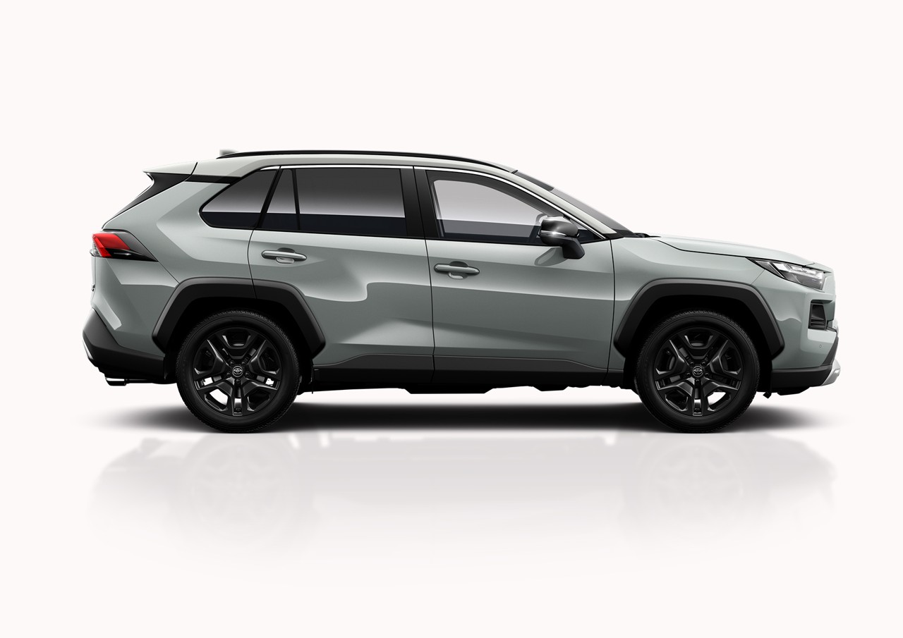 Toyota: В Молдове стартуют продажи обновленных комплектаций линейки RAV4 2022 года