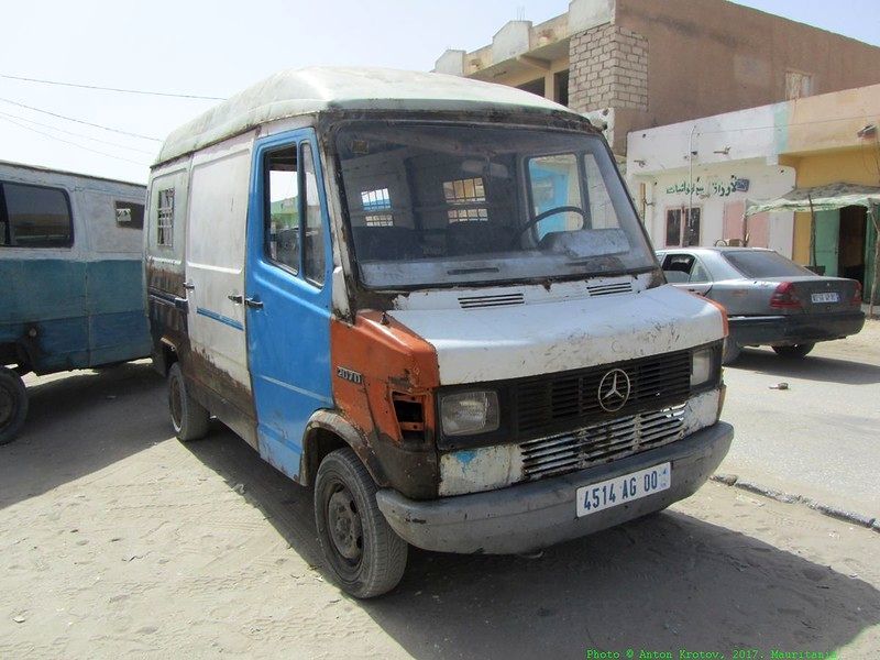 Dezastru! Cum arată microbuzele de linie într-o ţară din Africa