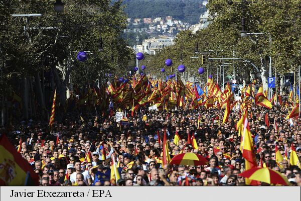 Un milion de persoane au manifestat la Barcelona pentru unitatea Spaniei