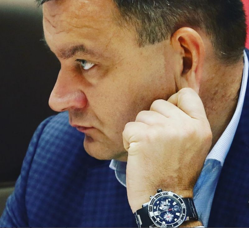 Antolie Zagarodnîi cu un ceas elvețian de peste 10 mii de dolari