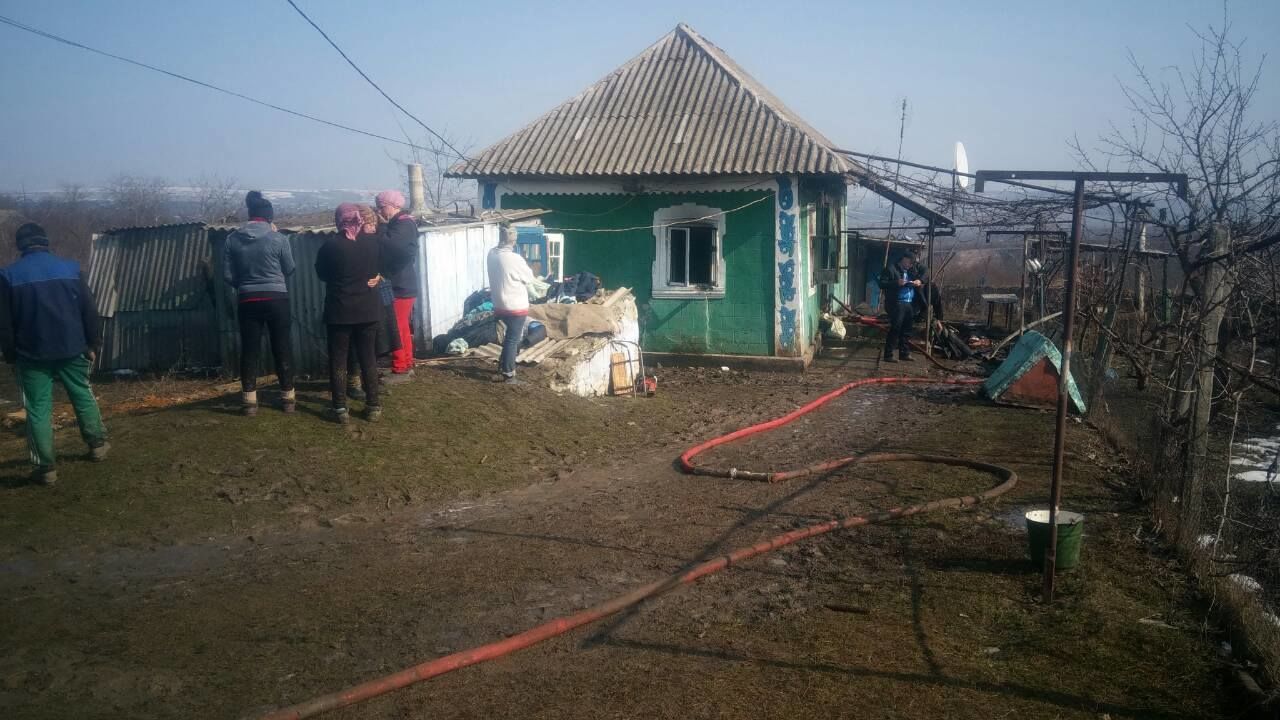В Сороках 2-летний малыш сгорел в доме, пока родители были на улице