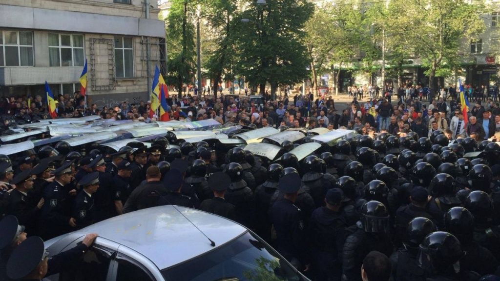 Дом Плахотнюка защищали в десятки раз больше полицейских, чем здание правительства