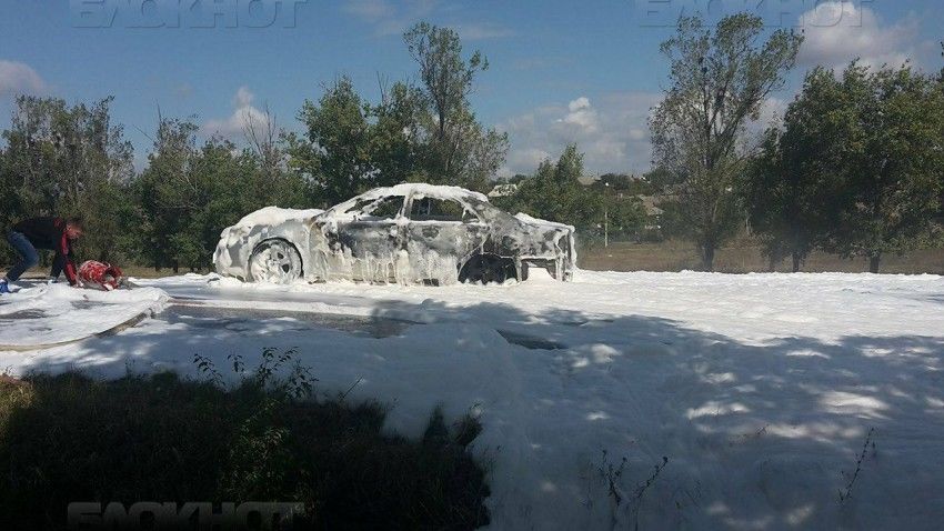 В Леовском районе на трассе загорелся автомобиль, его водитель пострадал