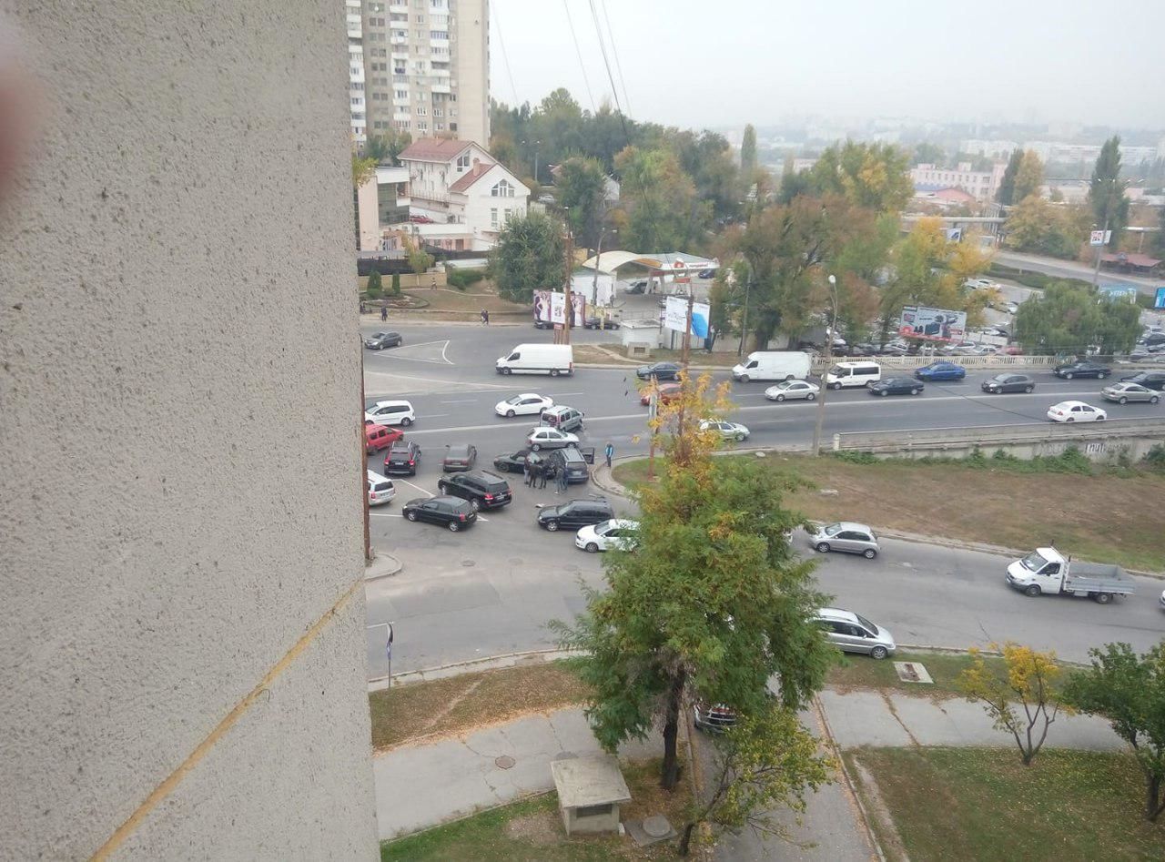 В столице столкнулись Porsche и Mitsubishi