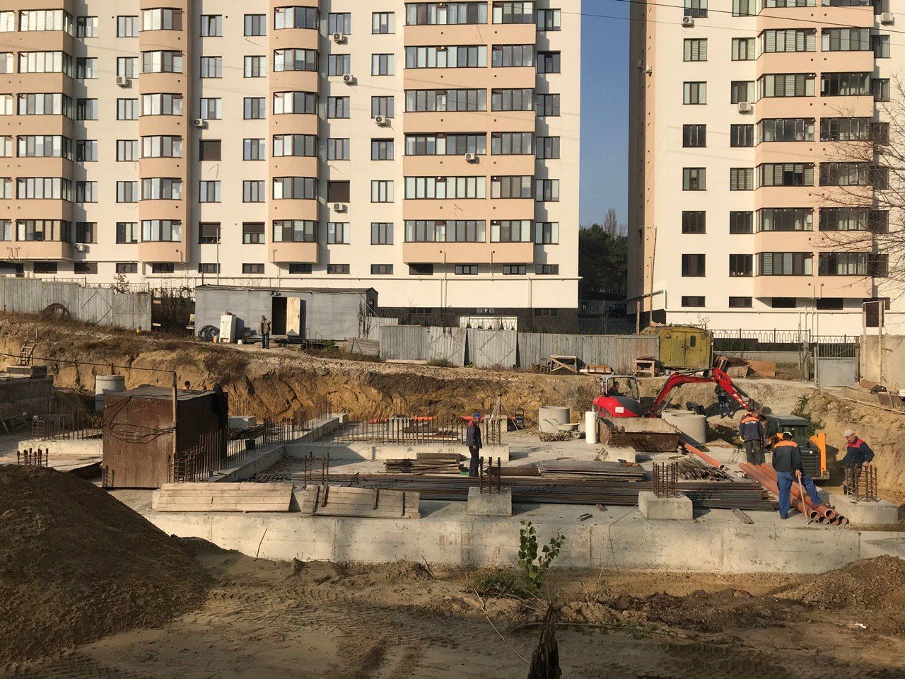 Чебан приостановил разрешение на строительство многоэтажки в столице
