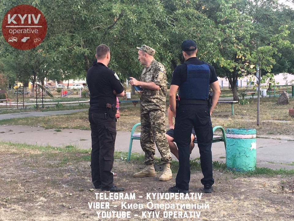 В Киеве пьяный полковник разведки открыл стрельбу у жилого дома