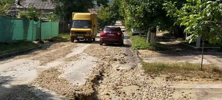 В Кодру сотрудники "Апэ-Канал" своими ремонтами фактически уничтожили улицу
