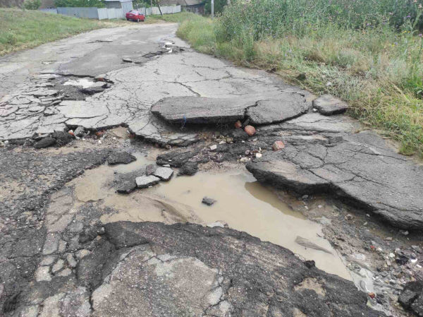 В Чишмикиое ливни повредили кровли домов, затопили поля, размыли асфальт