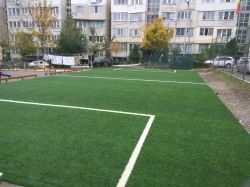 В столице оборудовали футбольную площадку в жилом квартале