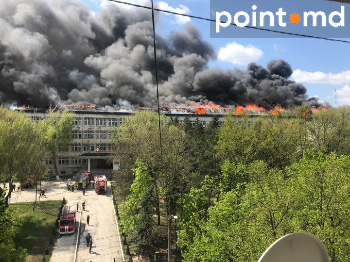 Два крупных пожара в столице локализованы