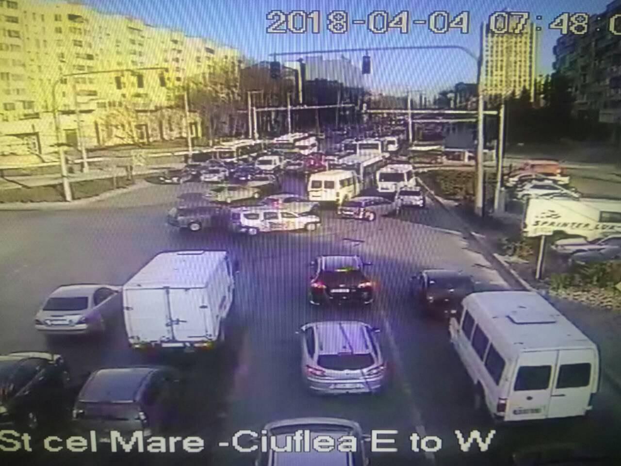 Служба InfoTrafic сообщила об улицах с пробками в Кишиневе