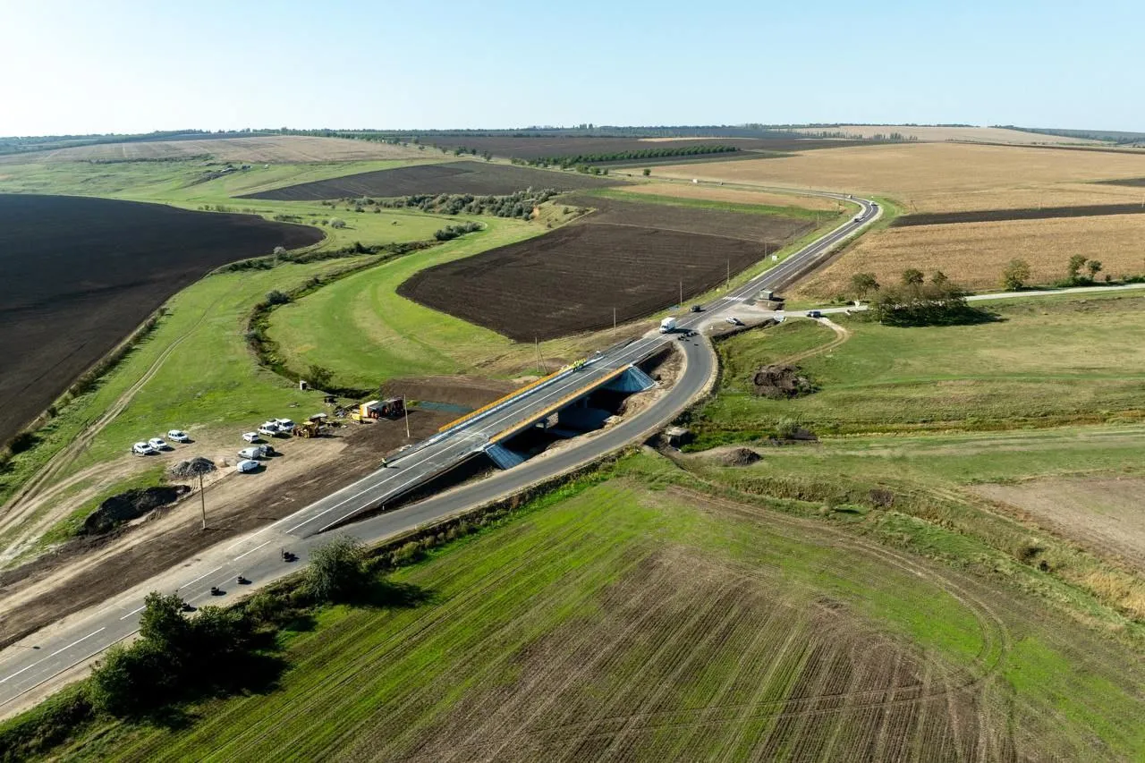 Traficul pe un pod important peste râul Răut a fost deschis