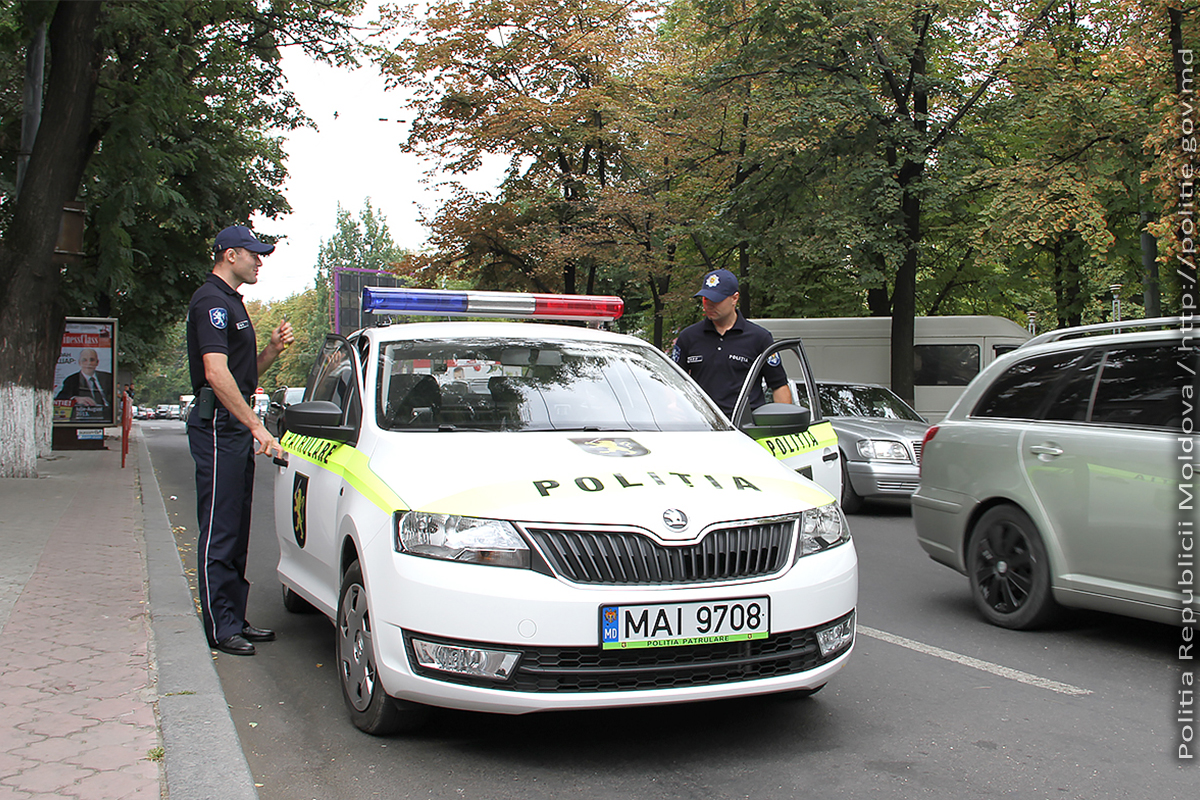 Машины молдове. Полиция Молдавии. Инспекторат полиции Молдовы. Автомобили полиции Молдавии. Молдавская Полицейская машина.