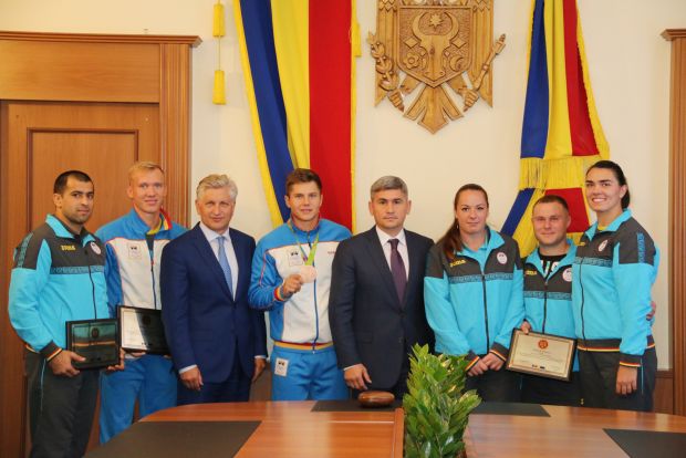 sportivi moldoveni, titluri de onoare